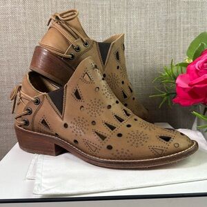 Musse And Cloud Anthropologie LaserAnkle Coolise Booties Camel Brown Size 7 US